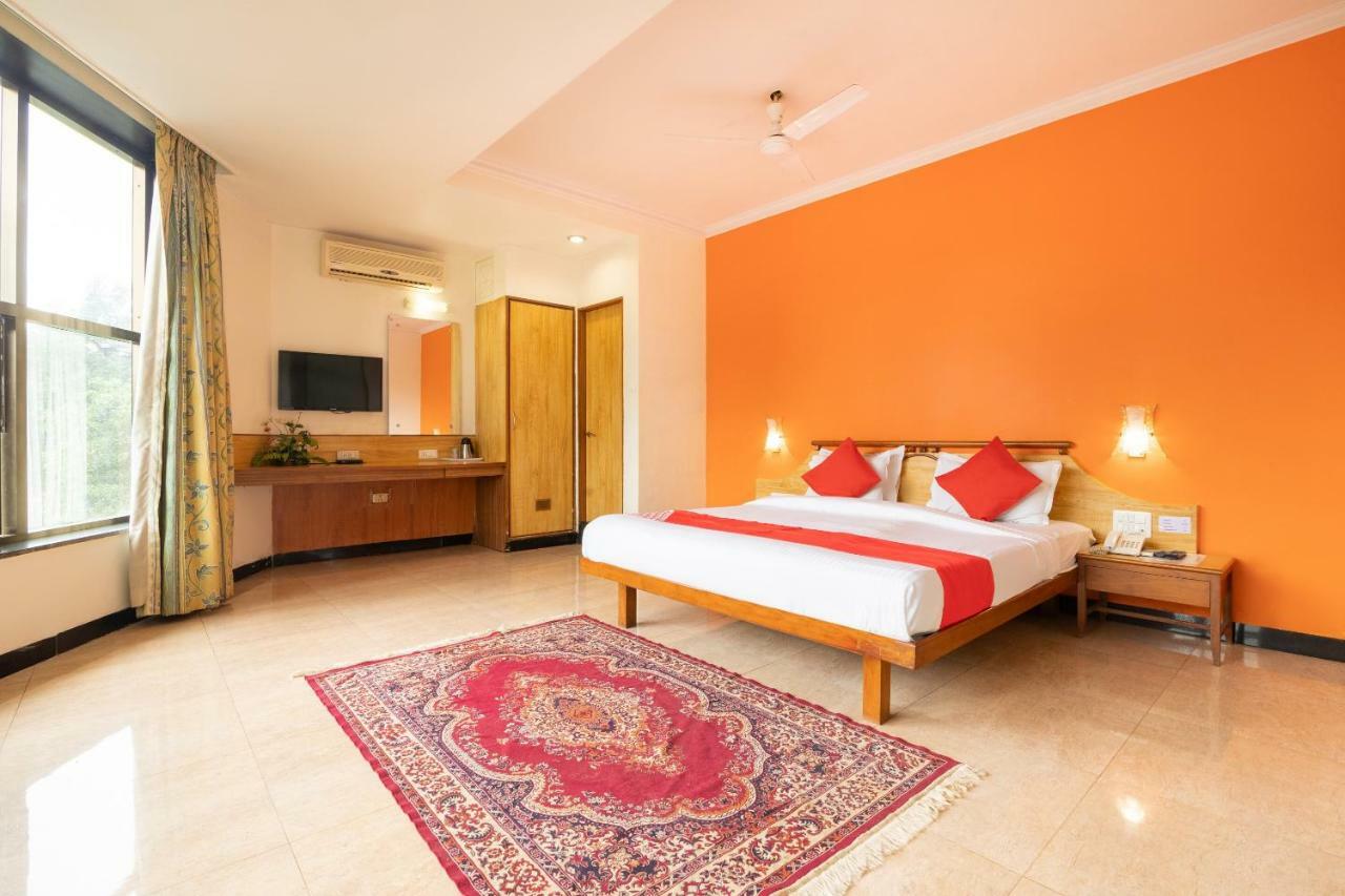 Oyo 44695 Hotel Mango Sawantwadi Luaran gambar