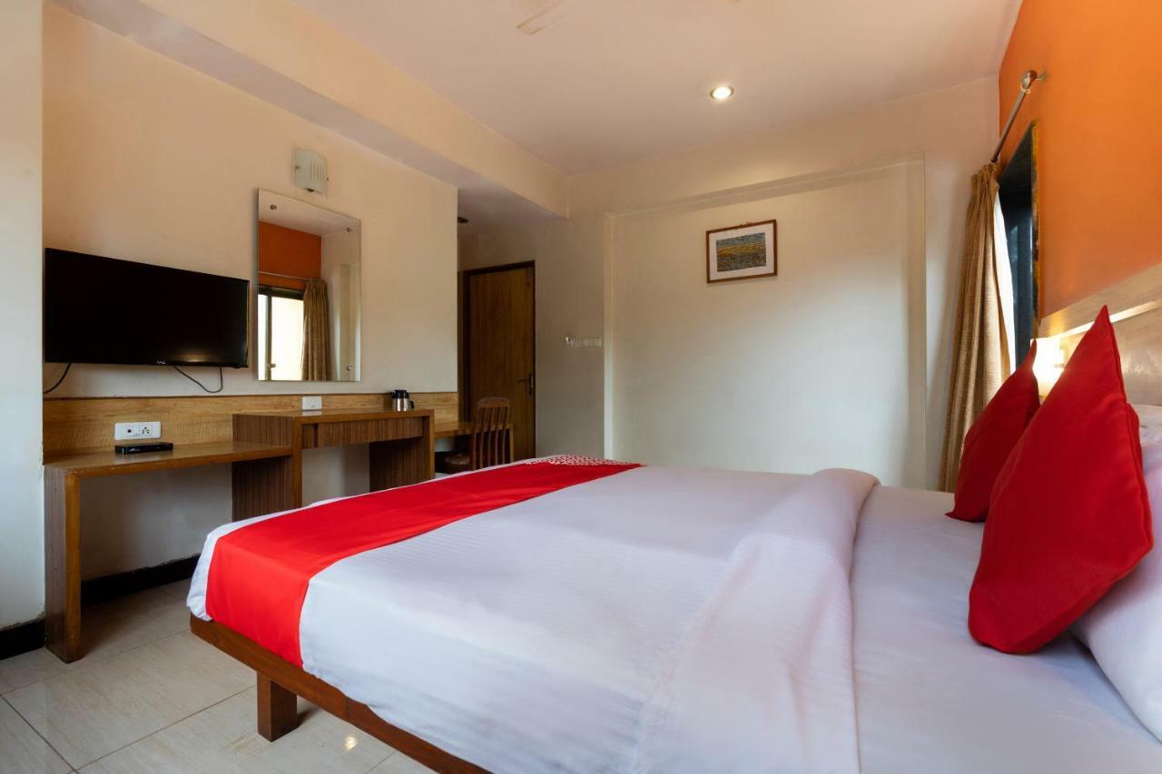 Oyo 44695 Hotel Mango Sawantwadi Luaran gambar