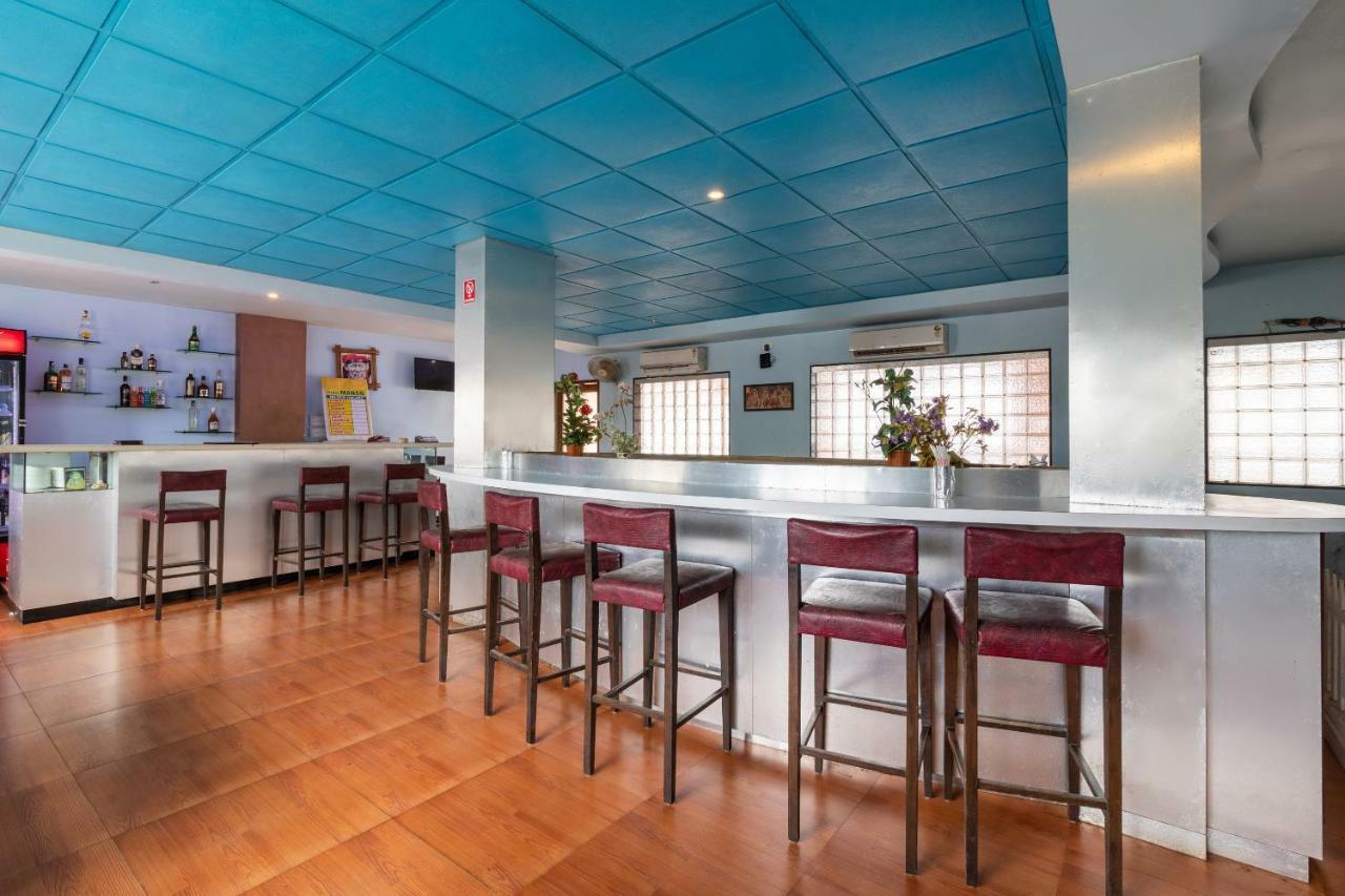 Oyo 44695 Hotel Mango Sawantwadi Luaran gambar